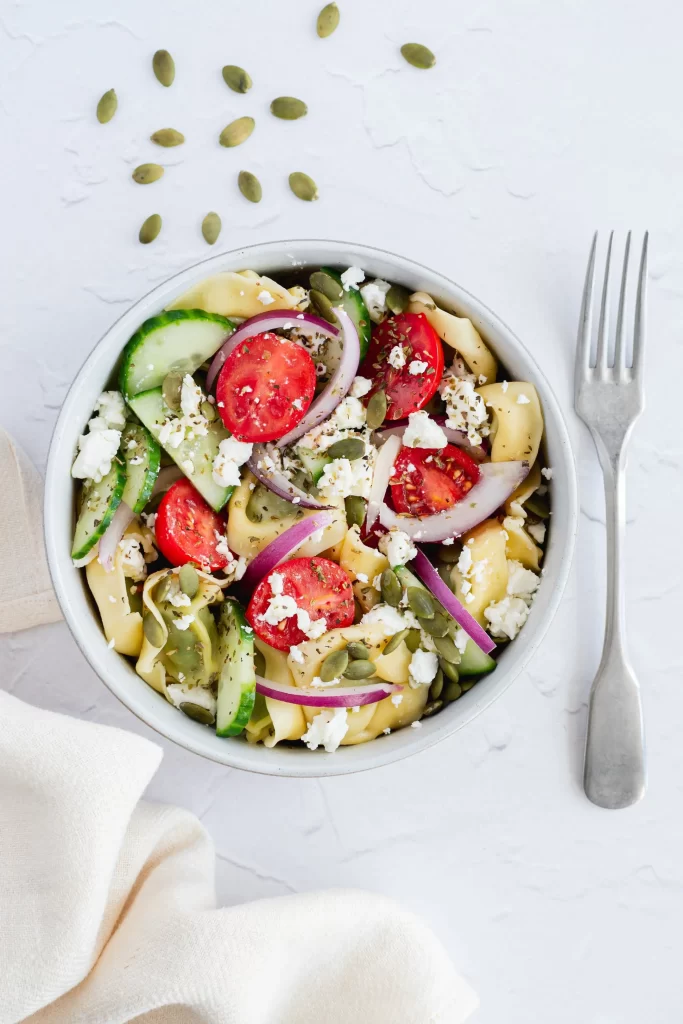 salatka-z-tortellini