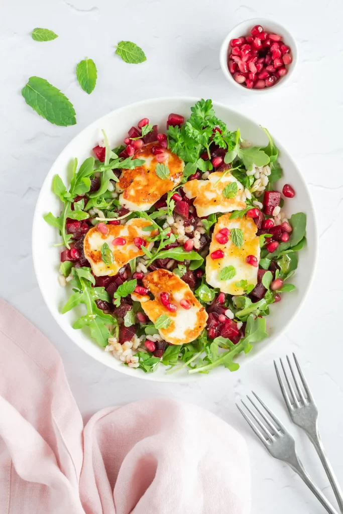 salatka-z-burakiem-halloumi