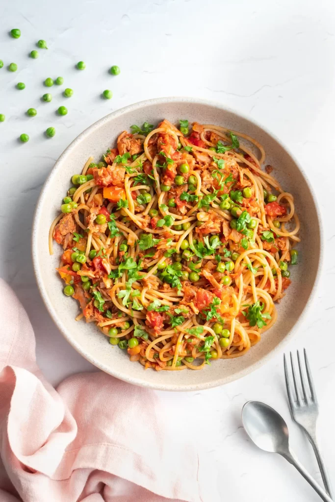 spaghetti-z-tunczykiem-groszkiem